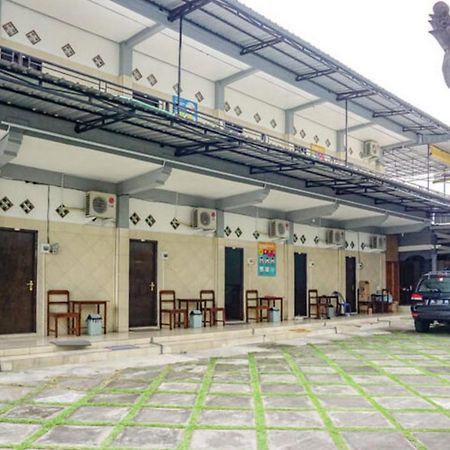 Reddoorz Near Penimbangan Beach Singaraja Exterior foto